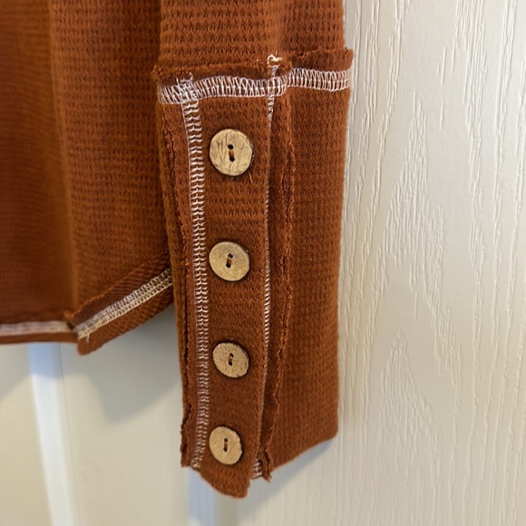 Soft thermal rust color top - Picture 2 of 3
